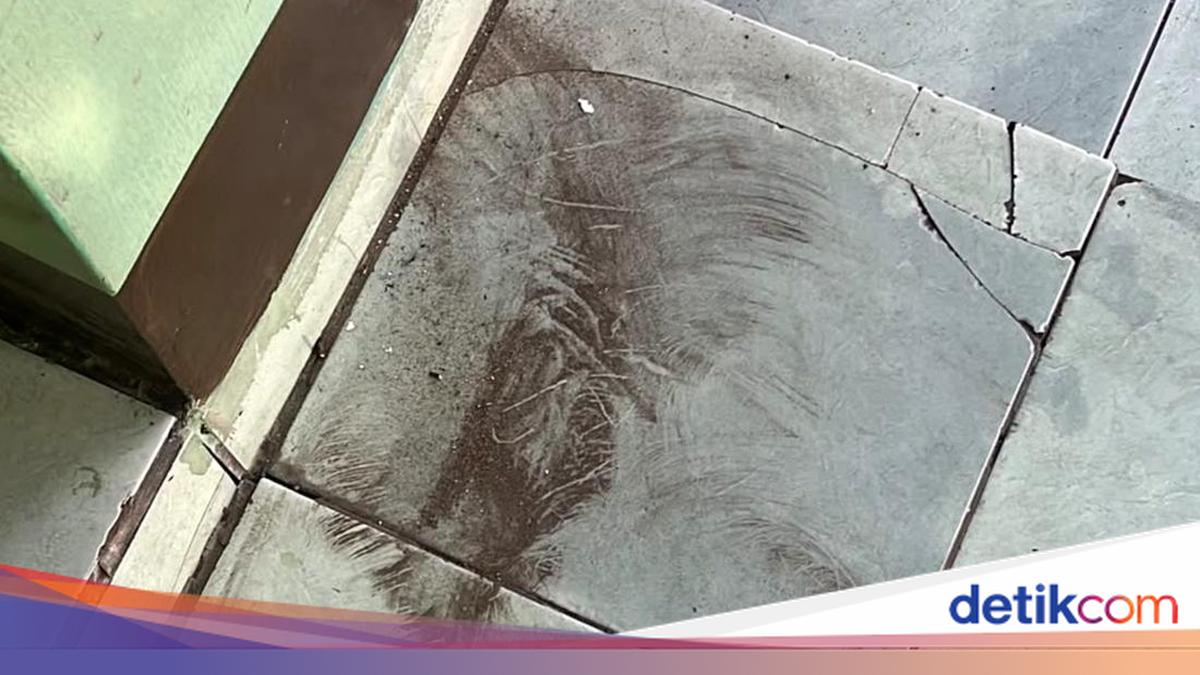 Residents in Bandung Regency Report Ash Fall