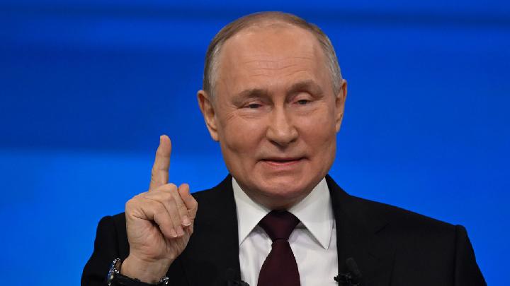 US Envoys Meet with Putin, Leave Russia for Kyiv