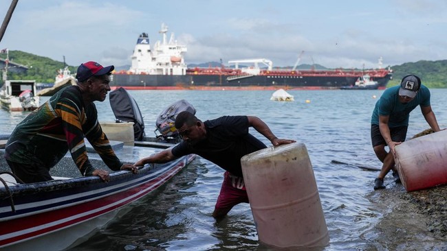 El Niño Disaster Intensifies, Ship Transits Begin to Face Restrictions