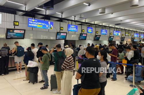 Italian Citizens Uncertain of Return Due to Anak Krakatau Eruption