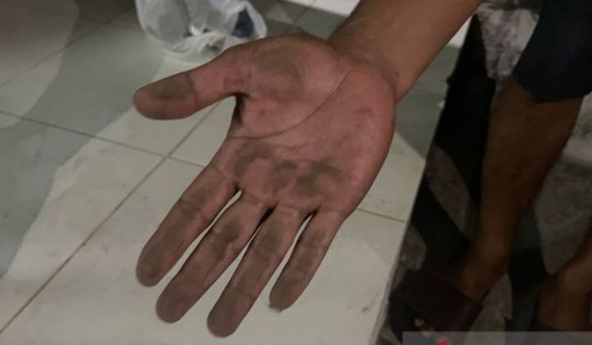 Volcanic Ash from Anak Krakatau Still Blankets West Java, BPBD Issues Advisory