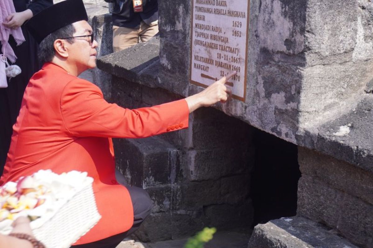 Unhas rector pushes for complete history of Sultan Hasanuddin