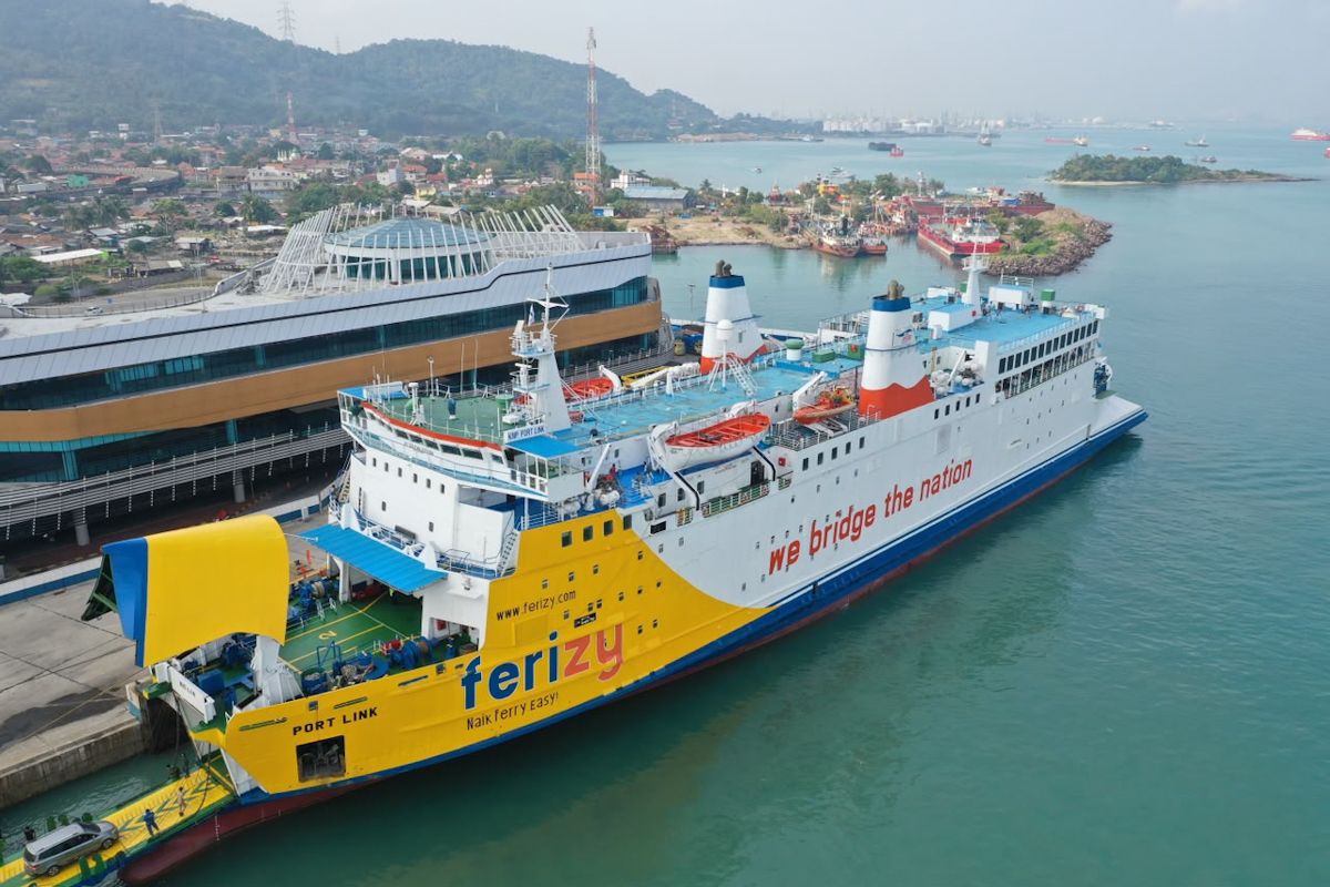 ASDP CEO deploys two ferries to ease Ketapang-Gilimanuk congestion