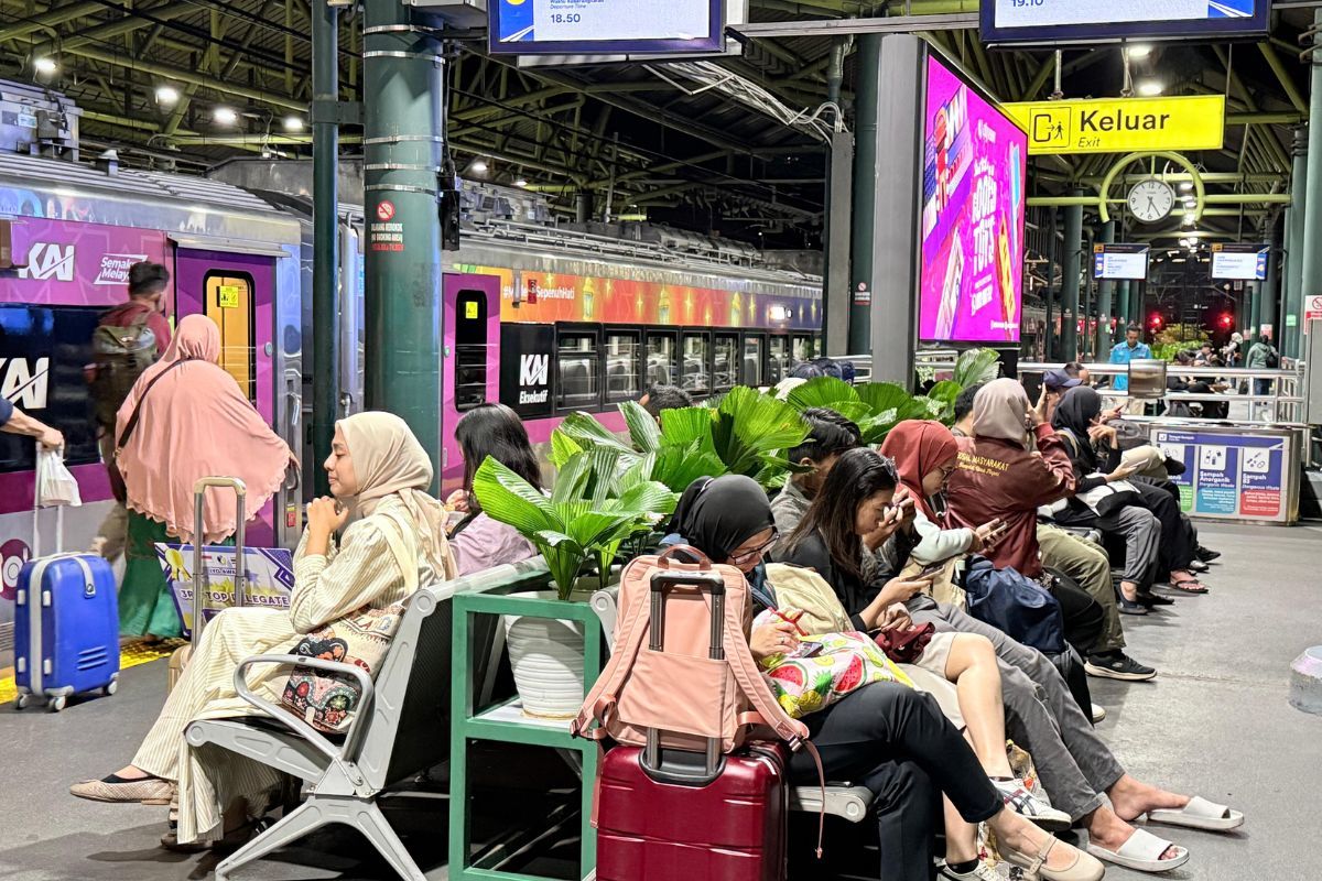 KAI Adds Train Services to Jakarta, Strengthens Public Mobility