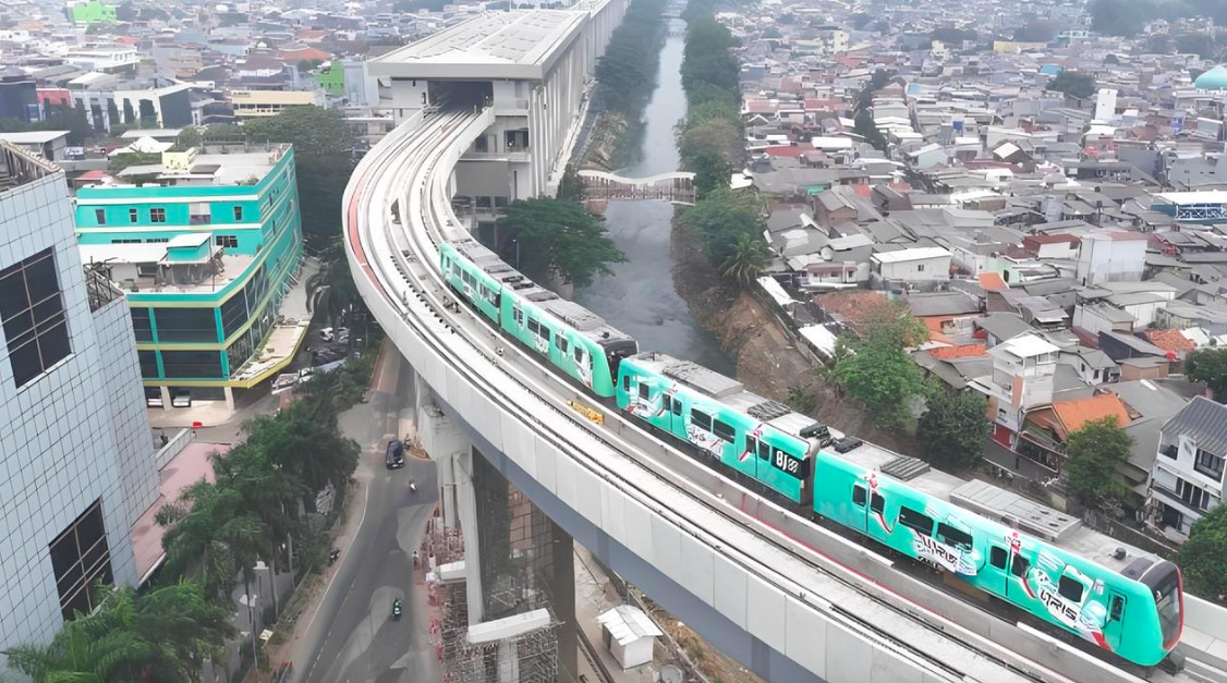 LRT Jabodebek Ensures Normal Operations Amid Volcanic Ash Spread