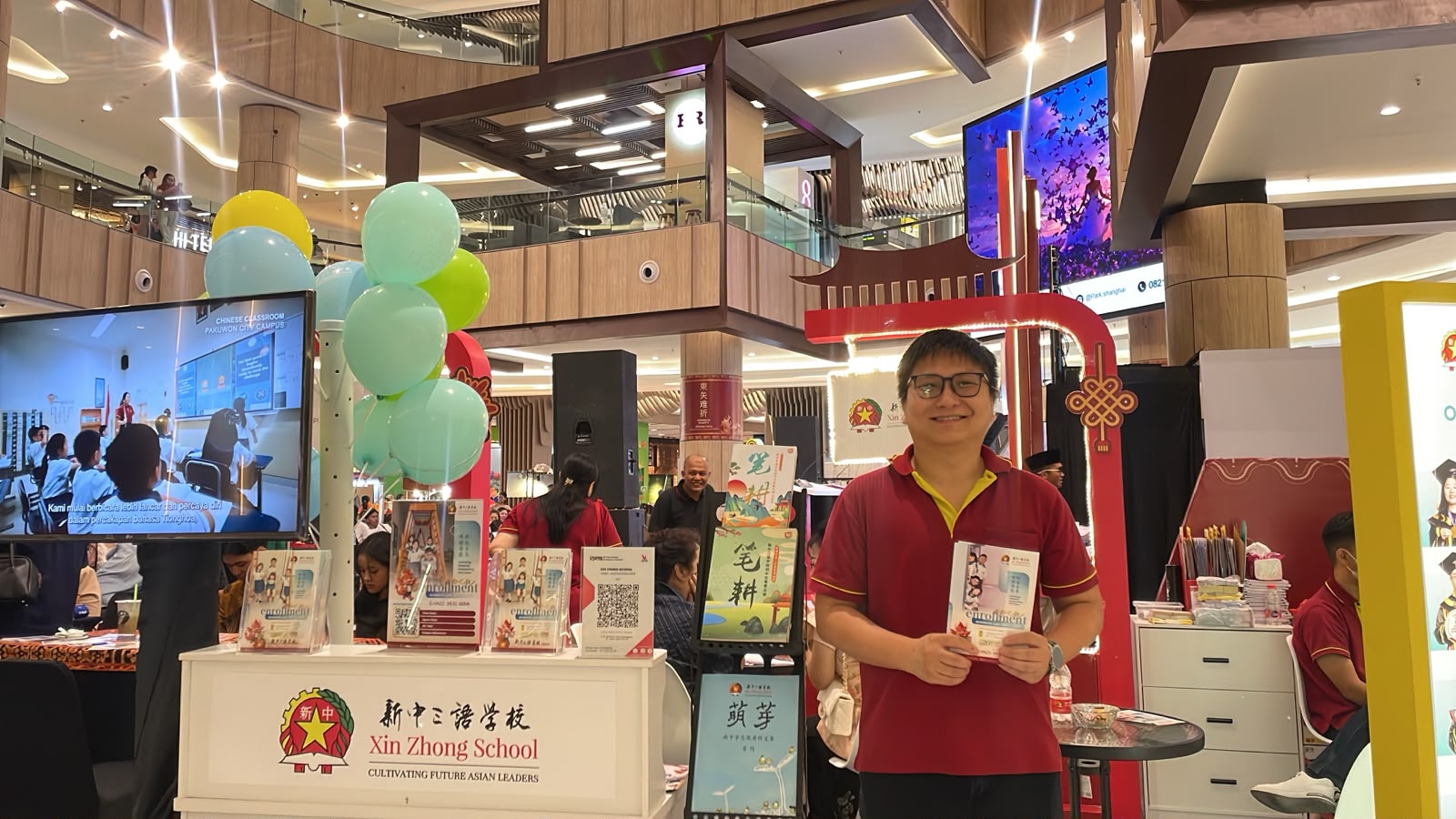 Not Just Culinary, Education Booths Enliven Disway Mandarin Debate & Speech Competition 2026