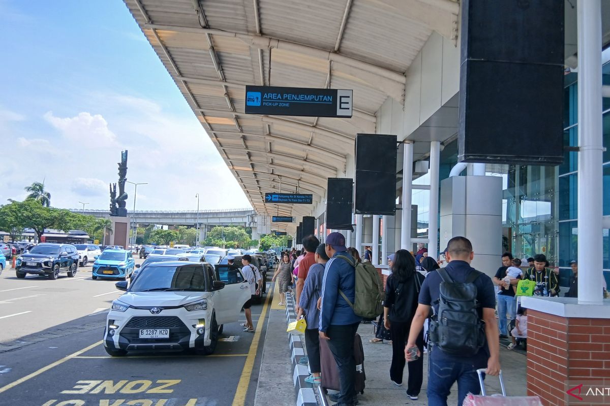 InJourney prepares buses for passengers affected by flight cancellations at Soekarno-Hatta