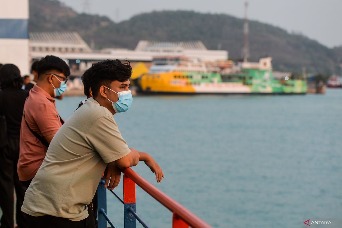 Merak-Bakauheni ferry services operating normally