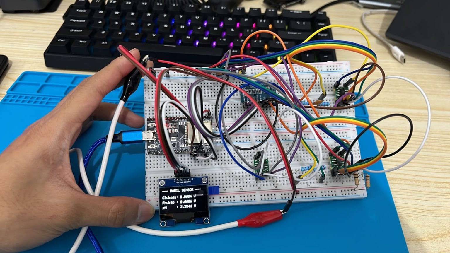 No Need for Finger Pricks: UGM Students Develop Prediabetes Detection Device from Saliva