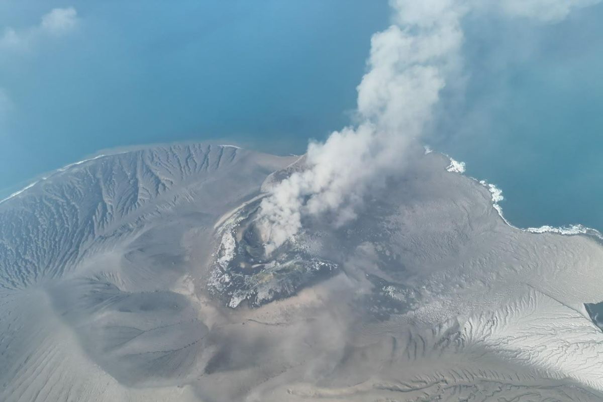 BNPB prepares weather modification operation to clear ash from Anak Krakatau eruption
