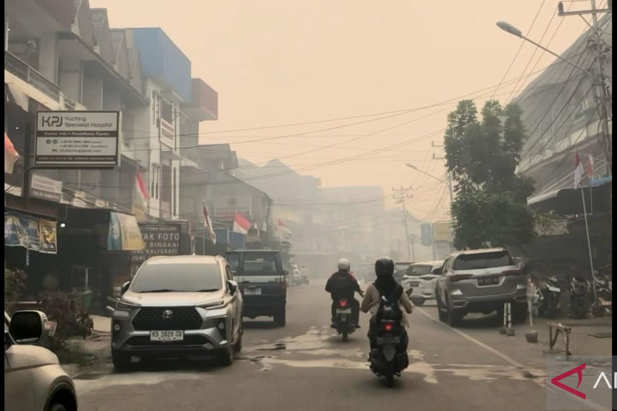 Schools in Pontianak still holding online lessons as haze remains thick