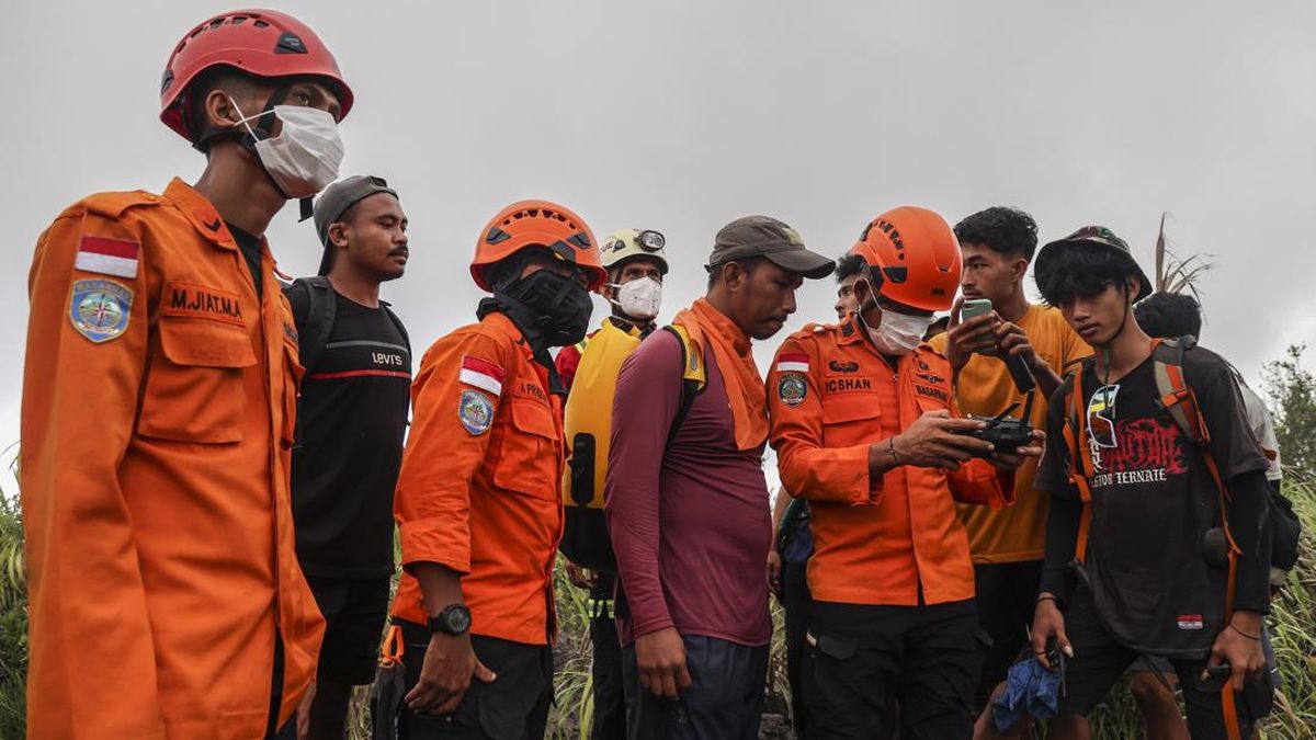 Mount Saukang in Maros Catches Fire, Climbers Evacuated