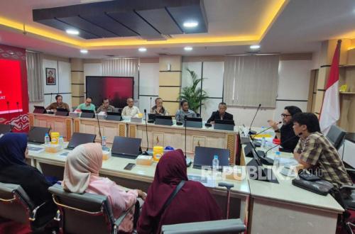 West Java Regional Council Urges Resolution of Land Dispute in Cihapit