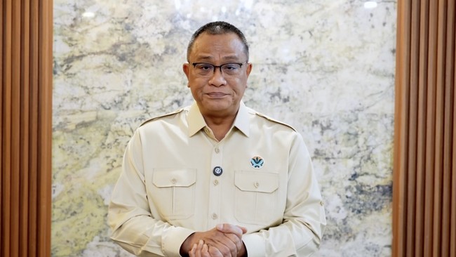 Environment Minister Jumhur Hidayat Deploys Rapid Response Team Over Krakatau Eruption Effects