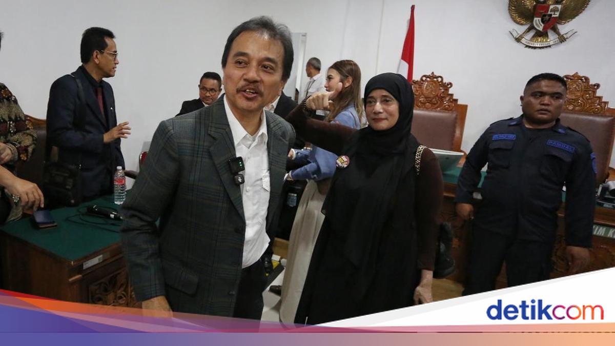 Judge's Flight Disrupted by Volcanic Ash, Roy Suryo's Pre-Trial Hearing Postponed