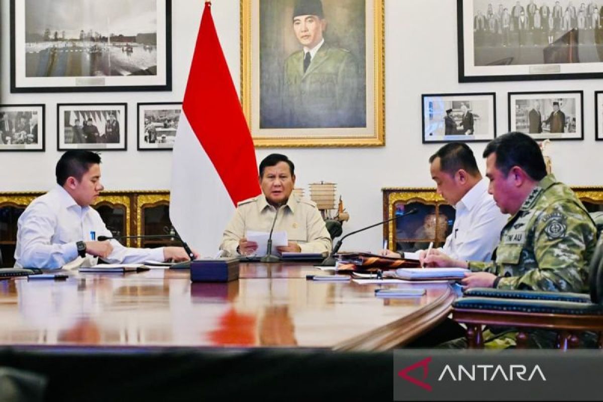 Prabowo prepares helicopter carrier and drones for disaster response