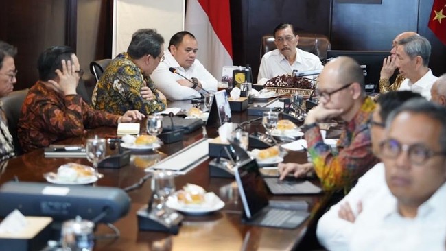 Luhut's Message to Danantara: Create Jobs