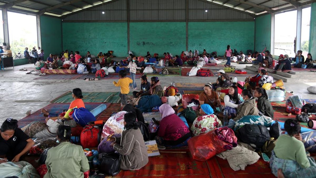 Mount Sinabung Activity Decreases, 650 Evacuees Return Home