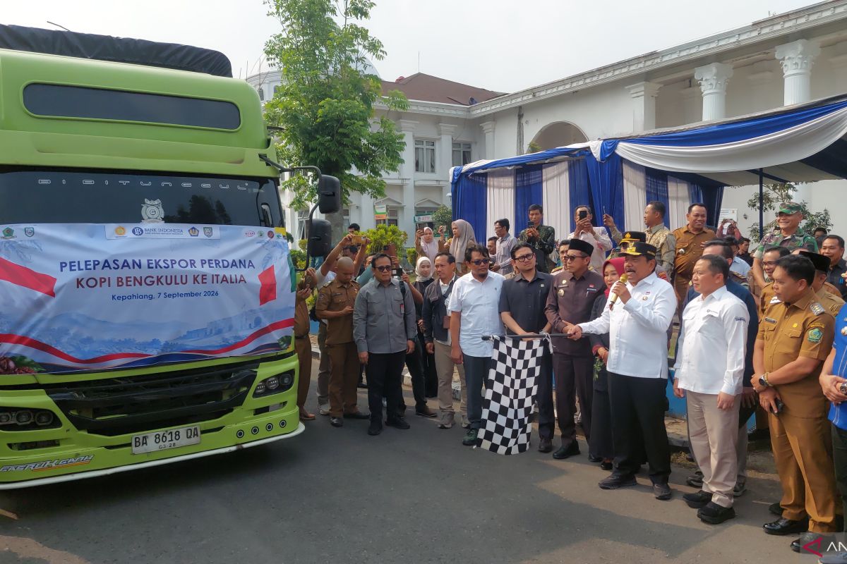 Bengkulu ships 19.2 tons of coffee directly to Italy