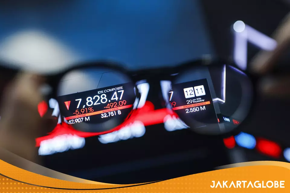Indonesia Stocks Close Lower as Middle East Risks Offset FX Reserves