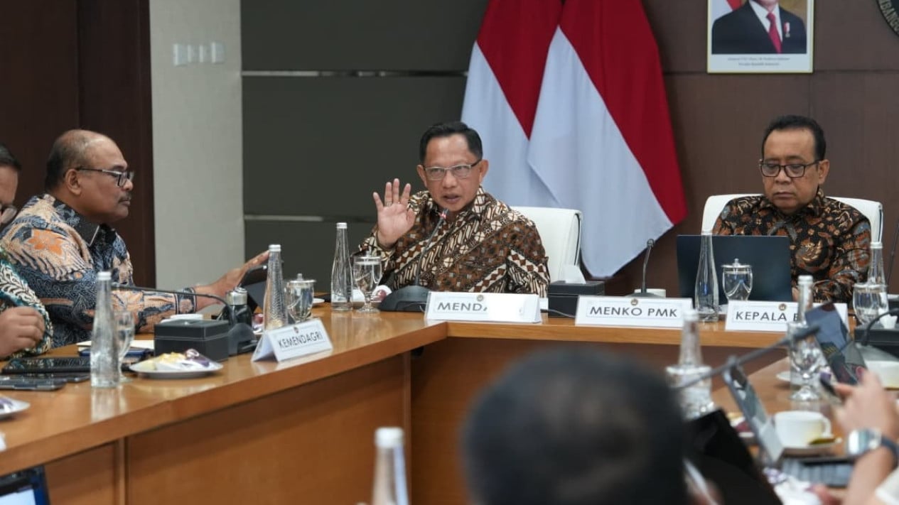 Reporting to Prabowo, Home Affairs Minister: Several Disaster-Affected Regional Governments in East Nusa Tenggara Slow to Disburse Budget