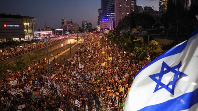 New 'Apocalypse' Threatens Israel as Citizens' Future Hangs in the Balance