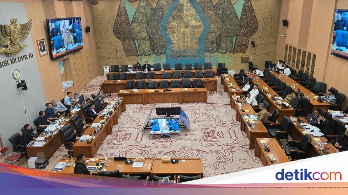 Moment House XII of the DPR Ejects Jababeka's Representative from Meeting