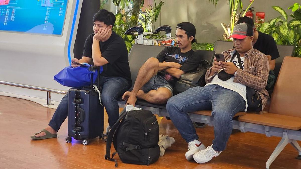 Passengers Carrying a Body Stranded for Two Days at Soekarno-Hatta Airport