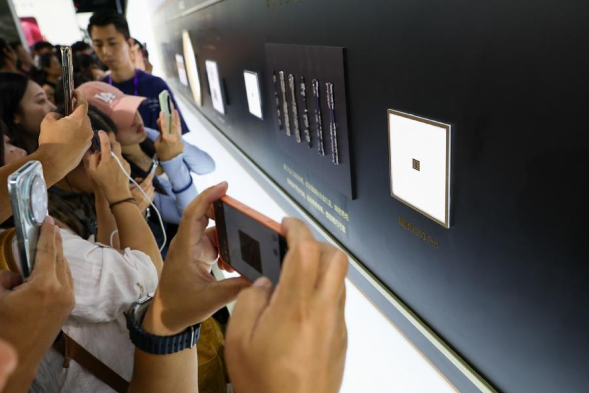 Huawei launches high-performance Kirin 9050 Pro chip
