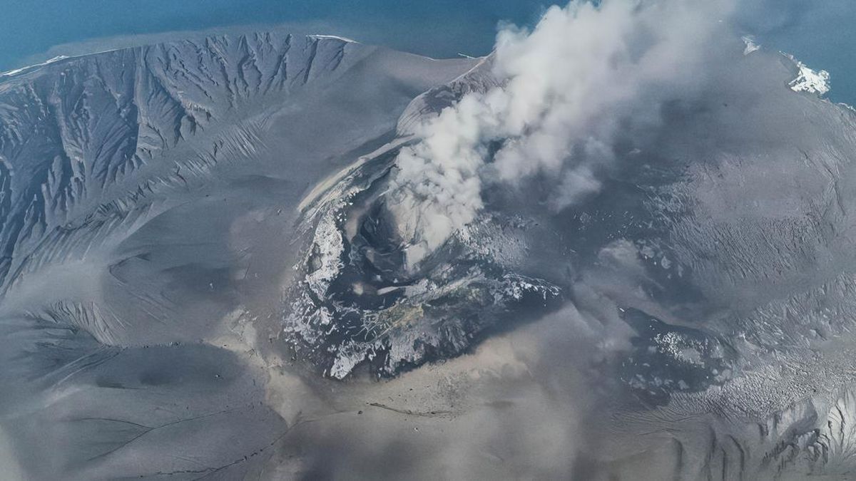 Mount Anak Krakatau Erupts Again This Morning