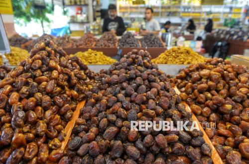 Is Having Three Dates for Breakfast Really Good for Digestion?