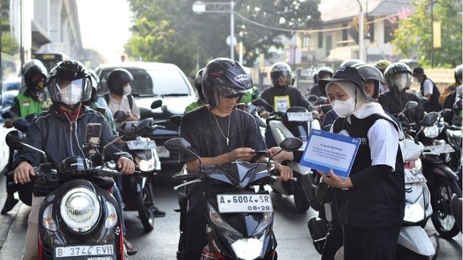 Protecting the Public from Volcanic Ash, BRI Distributes Masks and Vitamins