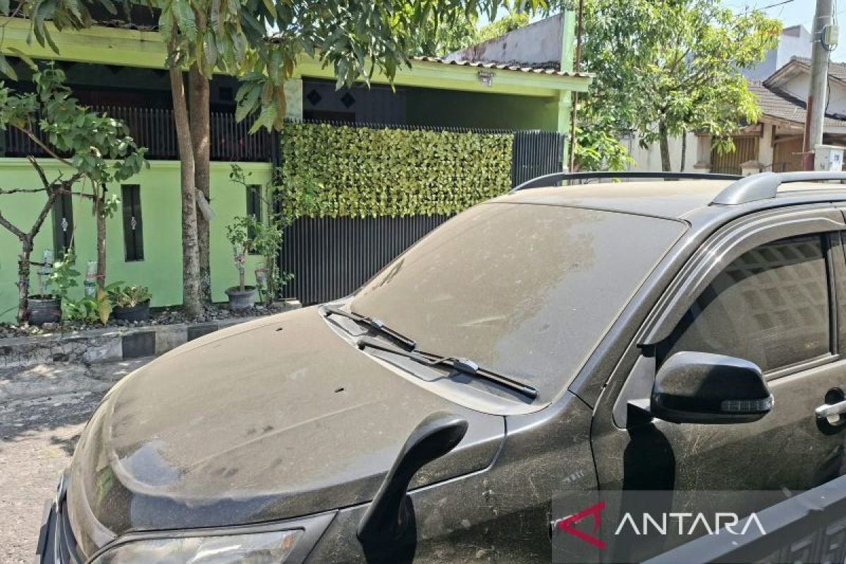 Doctor: Beware the effects of volcanic ash even after an eruption has ended
