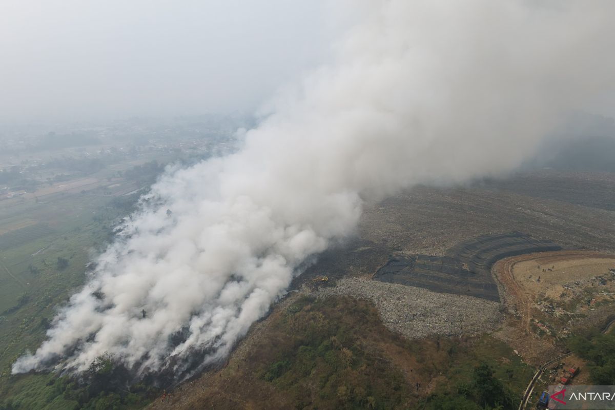 Galuga landfill fire brought under control, though smoke still billows