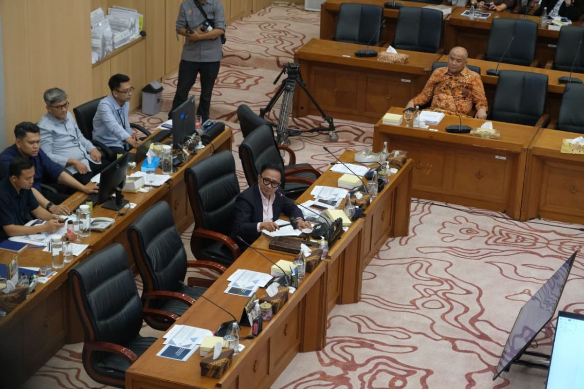 Commission XII: Suspected Waste Data Manipulation Should Be Reported to Police