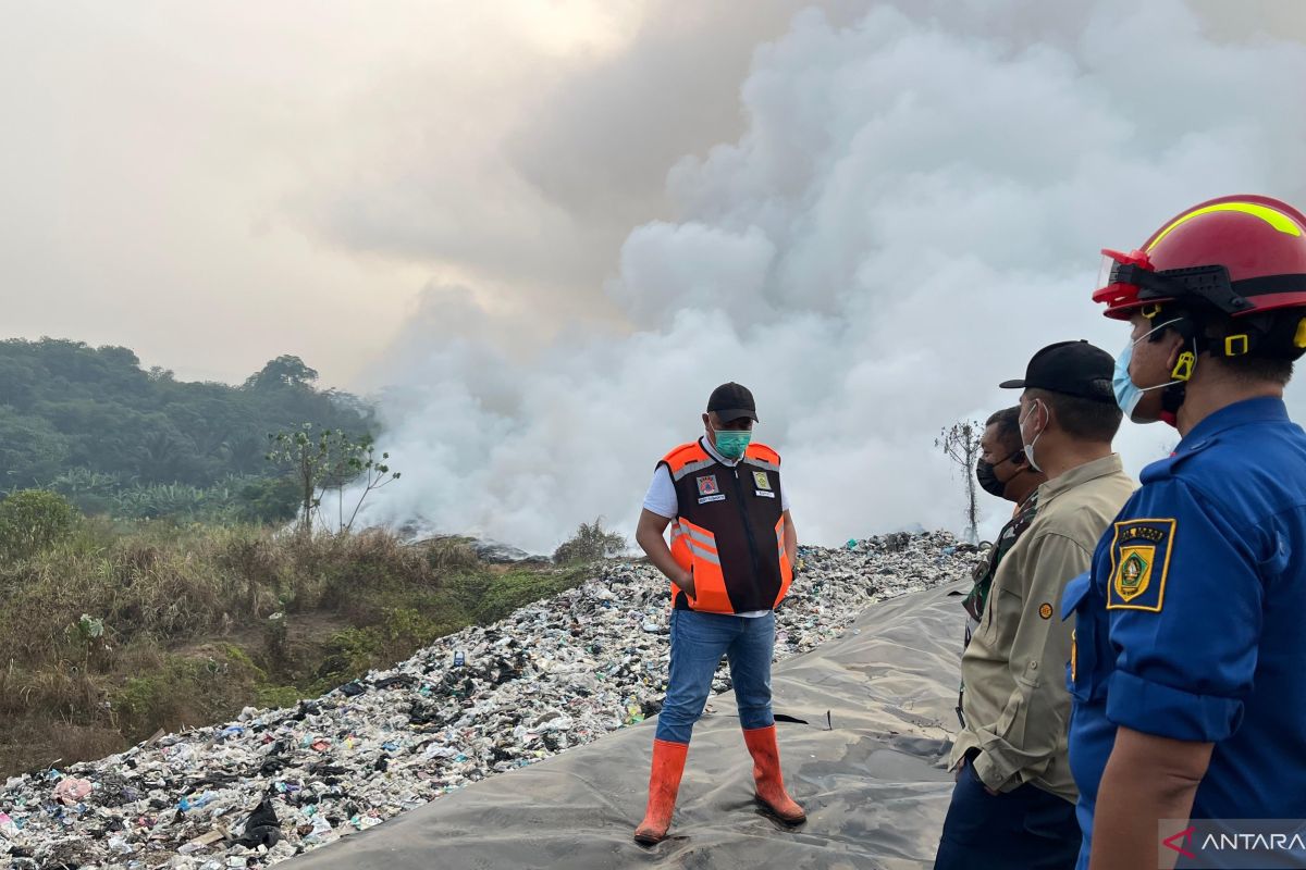 Regent: All fire points at Bogor's Galuga landfill extinguished by Tuesday afternoon