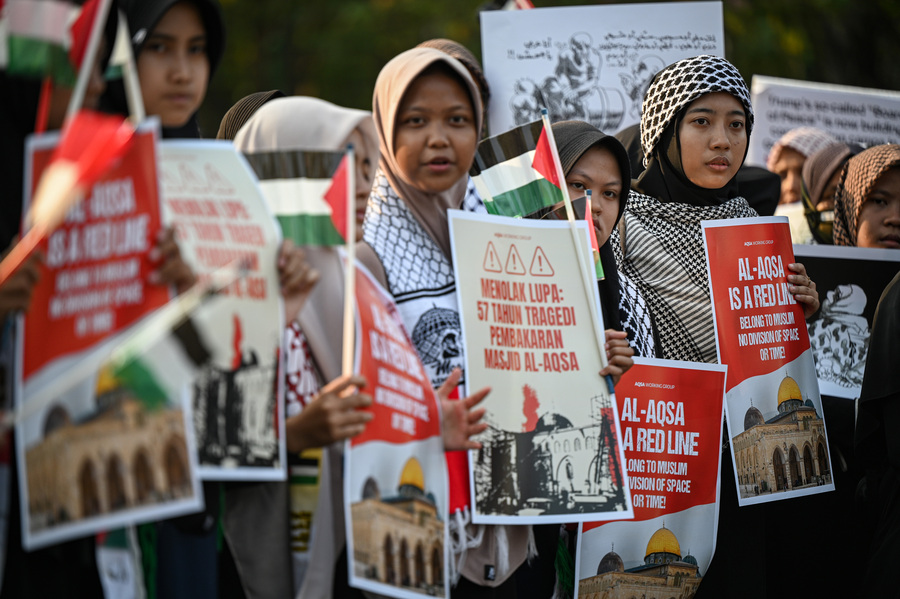 Britain Backs Palestine, Trade with Israeli Settlements to Be Banned