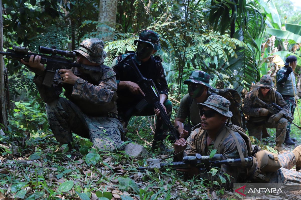 Marine corps from multiple nations hone ground combat skills in Super Garuda Shield