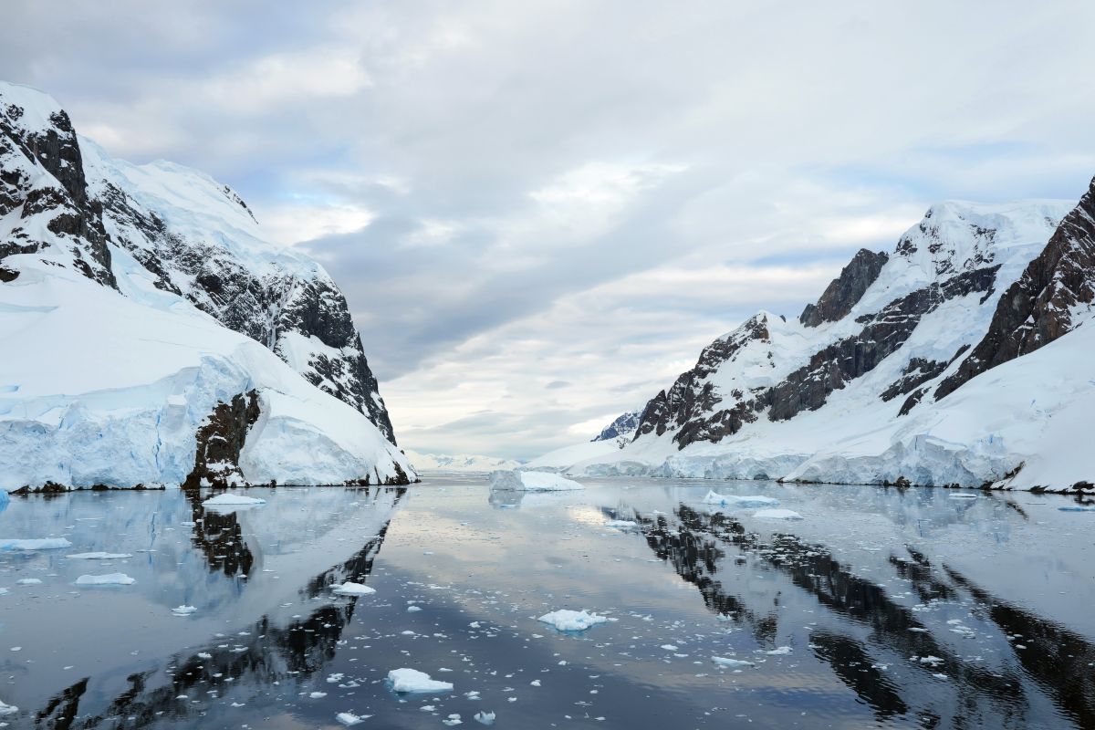 Scientists propose survey of the entire Antarctic coastline