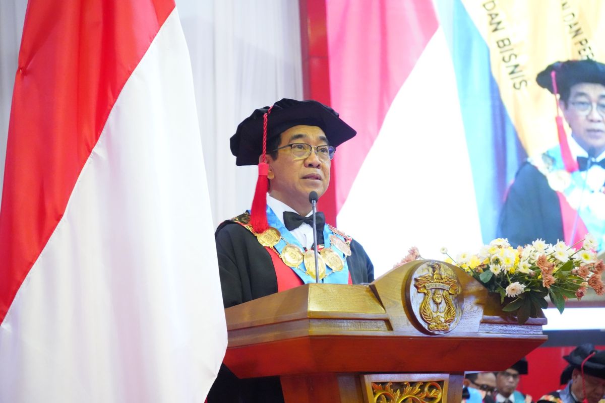 Unhas Rector Emphasises Importance of AI Adaptation