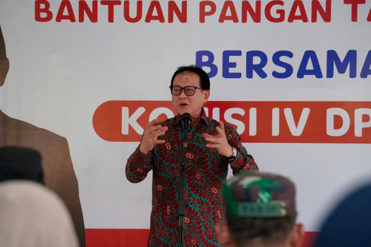 Legislator urges government to build fish cold storage for fishermen