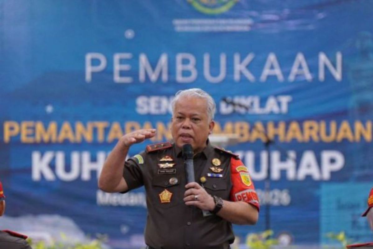 Prosecution Service Training Head Opens Technical Training on Criminal Procedure Code in Medan