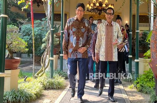 Purbaya Denies Public is Massively Depleting Savings