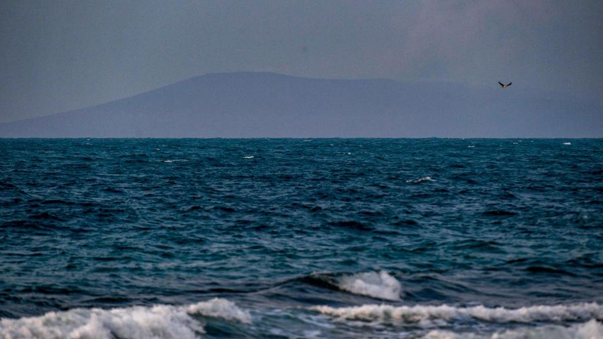 Search for Five Journalists Covering Mount Anak Krakatau to Continue Tomorrow