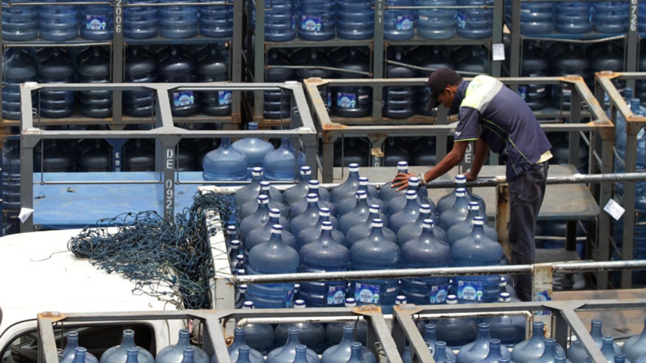 Maintaining Consumer Trust: Bottled Water Industry Urged to Increase Transparency Regarding Product Quality Standards