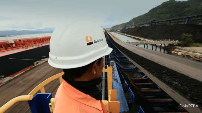 PTBA Accelerates Non-Coal Business Expansion, Analysts Advise Caution