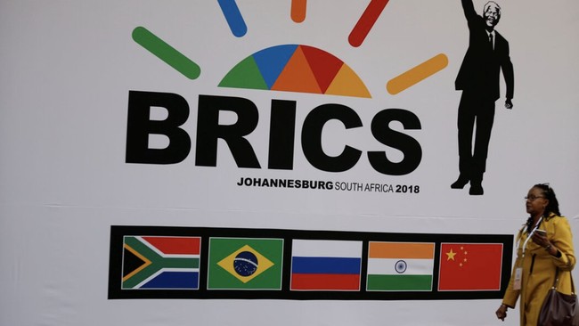 BRICS One Step Closer to 'Ditching the Dollar' by Creating New Currency