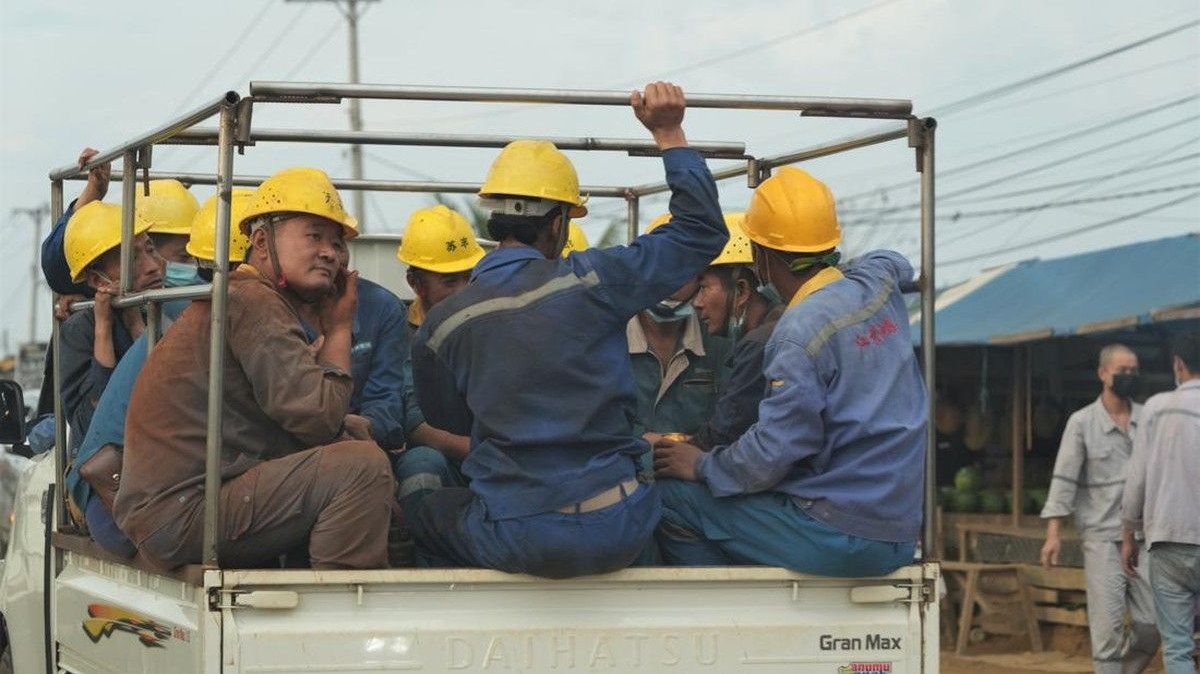 Government Simplifies Foreign Worker Permits to Support Investment