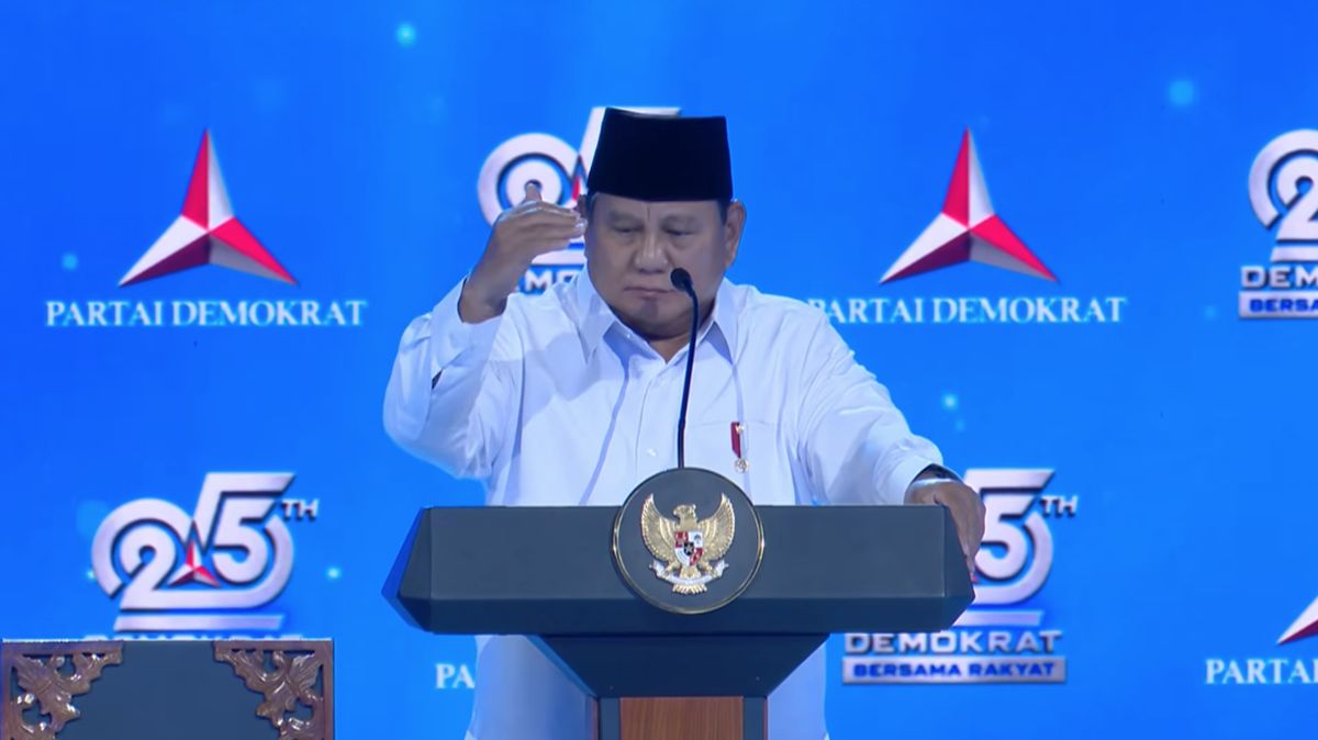 Prabowo Admits He is Often Reminded to Stick to Scripts, Explains Why