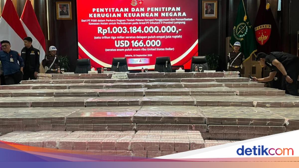 Visual Display of Rp 1 Trillion Seized by Attorney General's Office in Lampung Forest Exploitation Case